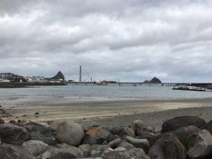 Bach on Breakwater, New Plymouth (Port area) Kids On Board